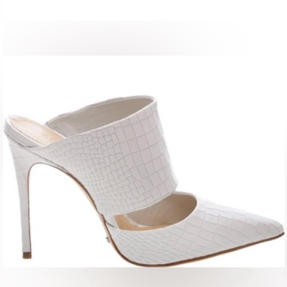 SCHUTZ Quereda Mule Pump In Pearl!